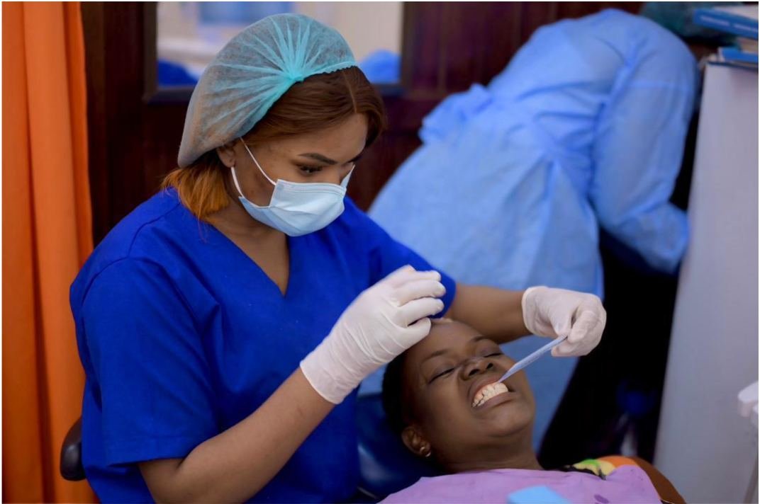 Soin dans un cabinet dentaire partenaire de Dentist237 à Yaoundé (1)